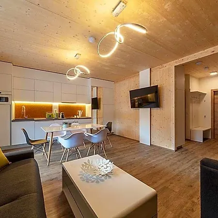 Artmur Hotell 4*
